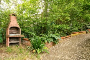 Property grounds - Holiday Home 'La Casina All'angolo' (Civitella in Val di Chiana)