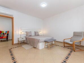 Iron/ironing board, free WiFi, bed sheets - Villa Sheike V3 com piscina privada (Conceição de Tavira)
