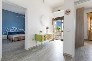 3 bedrooms, iron/ironing board, WiFi, bed sheets - Villa 'Sea Sunset' with Private Terrace, Wi-Fi and Air Conditioning (San Pietro In Bevagna)