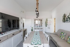 Dining - Villa 'Sea Sunset' with Private Terrace, Wi-Fi and Air Conditioning (San Pietro In Bevagna)