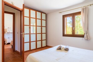 3 dormitorios, tabla de planchar con plancha, wifi y ropa de cama