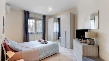 3 chambres, fer et planche à repasser, Wi-Fi, draps fournis