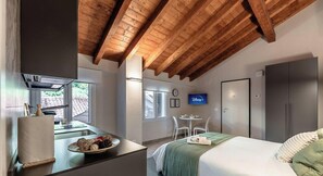 Room - [Alta Via 4] Free Parking • Sea 20 min • A/C (Altare)