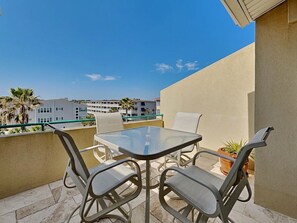 Outdoor dining - Desoto Beach Club 308 | Luxe Oceanfront, Amazing Views, Pool (Tybee Island)