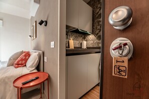 Room - [Alta Via 1] Free Parking • Sea 20 min • A/C (Altare)