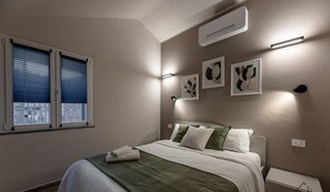 2 quartos, escrivaninha