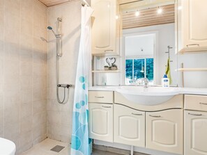 Bathroom - "Neval" - 150m from the sea by Interhome (Jerup)