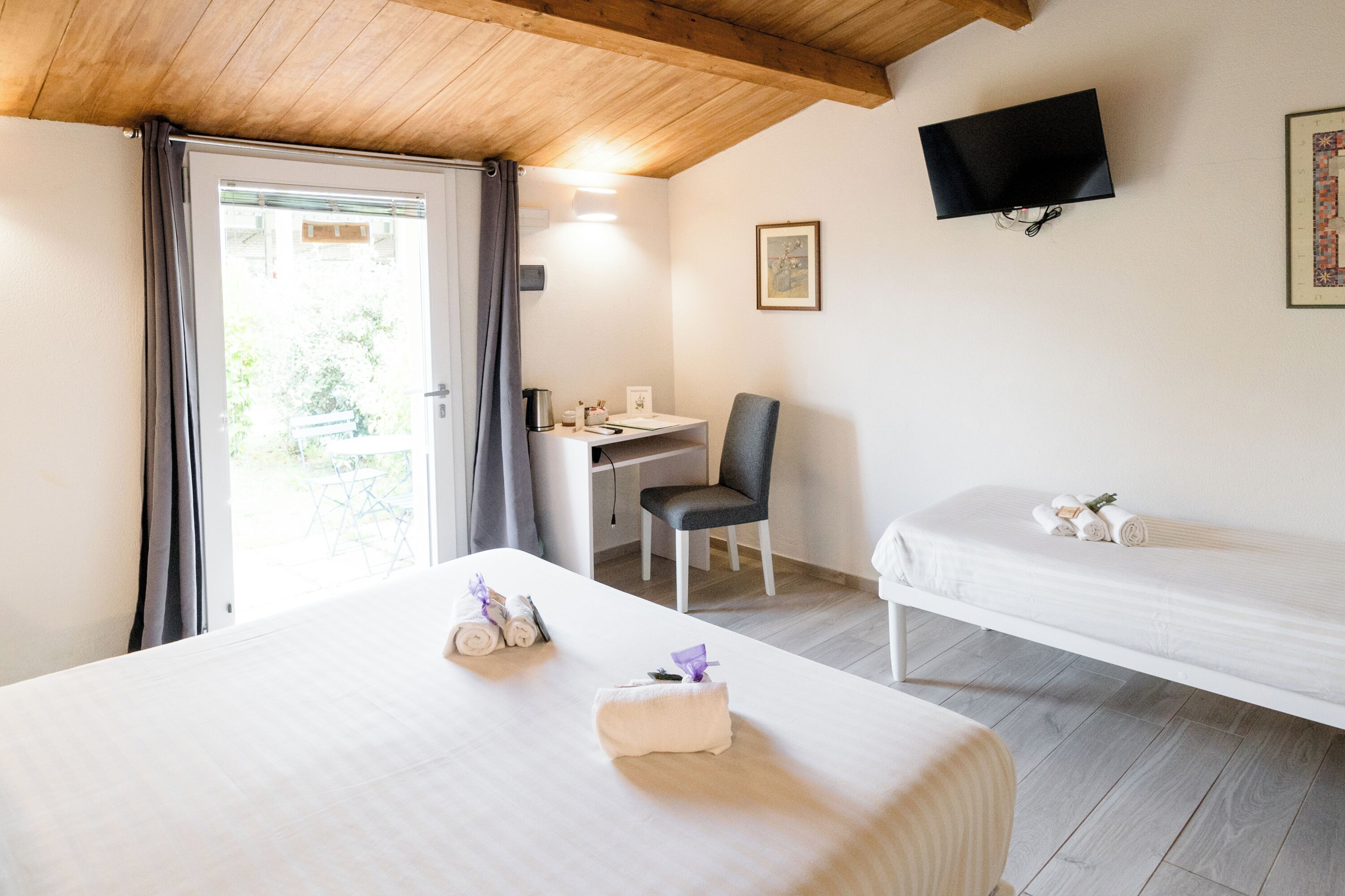 6 habitaciones, escritorio, wifi gratis y ropa de cama 