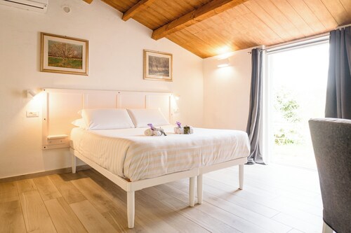 Podere 109-BioWine: Exclusive Villa with Hot Tub in the Tuscan Maremma