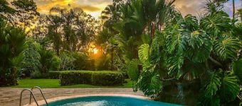Amazing Suite 103 Walking Distance to the Beach