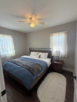 2 bedrooms, iron/ironing board, WiFi, bed sheets