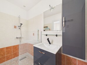 Shower, hair dryer - Pleasant house with terrace 500 m from the sea - 4p (Saint-Hilaire-de-Riez)