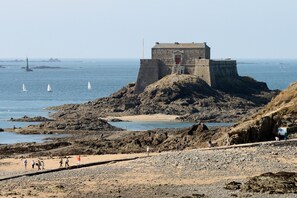 Point of interest - Apart. para 4, piscina comunitaria, playa 700 m (Dinard)