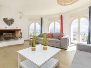 TV, fireplace - La Perla by Interhome (Calonge)