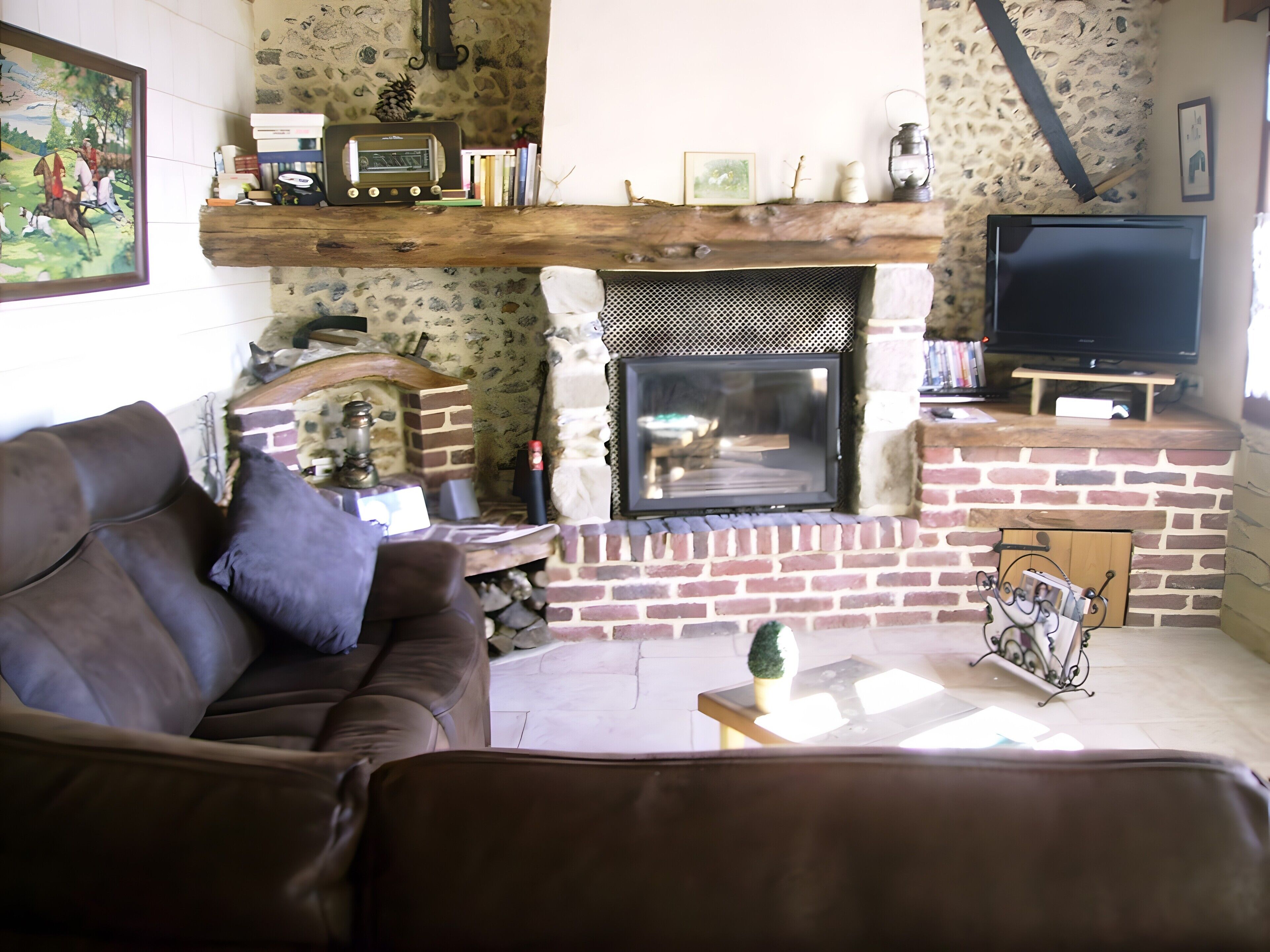 Fernseher, Kamin, DVD-Player, Stereoanlage