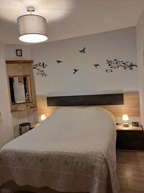 Room - Holiday Home 'Gîte Le Point Du Jour' with Wi-Fi (Lefaux)