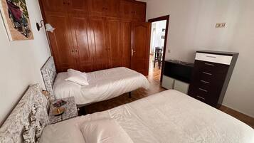 2 chambres, fer et planche à repasser, Wi-Fi, literie fournie