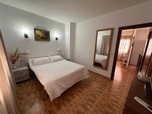 2 chambres, fer et planche à repasser, Wi-Fi, literie fournie