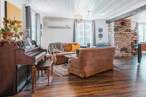 Living area - Auberge de l'Ouest (Deschambault)
