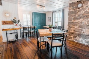 House, 4 Bedrooms | Dining - Auberge de l'Ouest (Deschambault)
