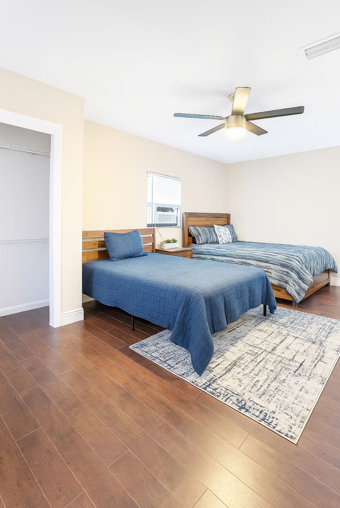3 bedrooms, iron/ironing board, Internet, bed sheets