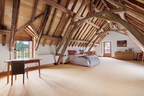 4 chambres, fer et planche à repasser, Wi-Fi, literie fournie
