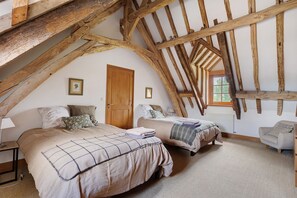 4 Schlafzimmer, Bügeleisen/Bügelbrett, WLAN, Bettwäsche