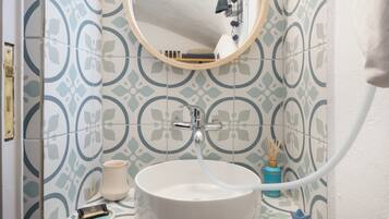 Douche, serviettes fournies