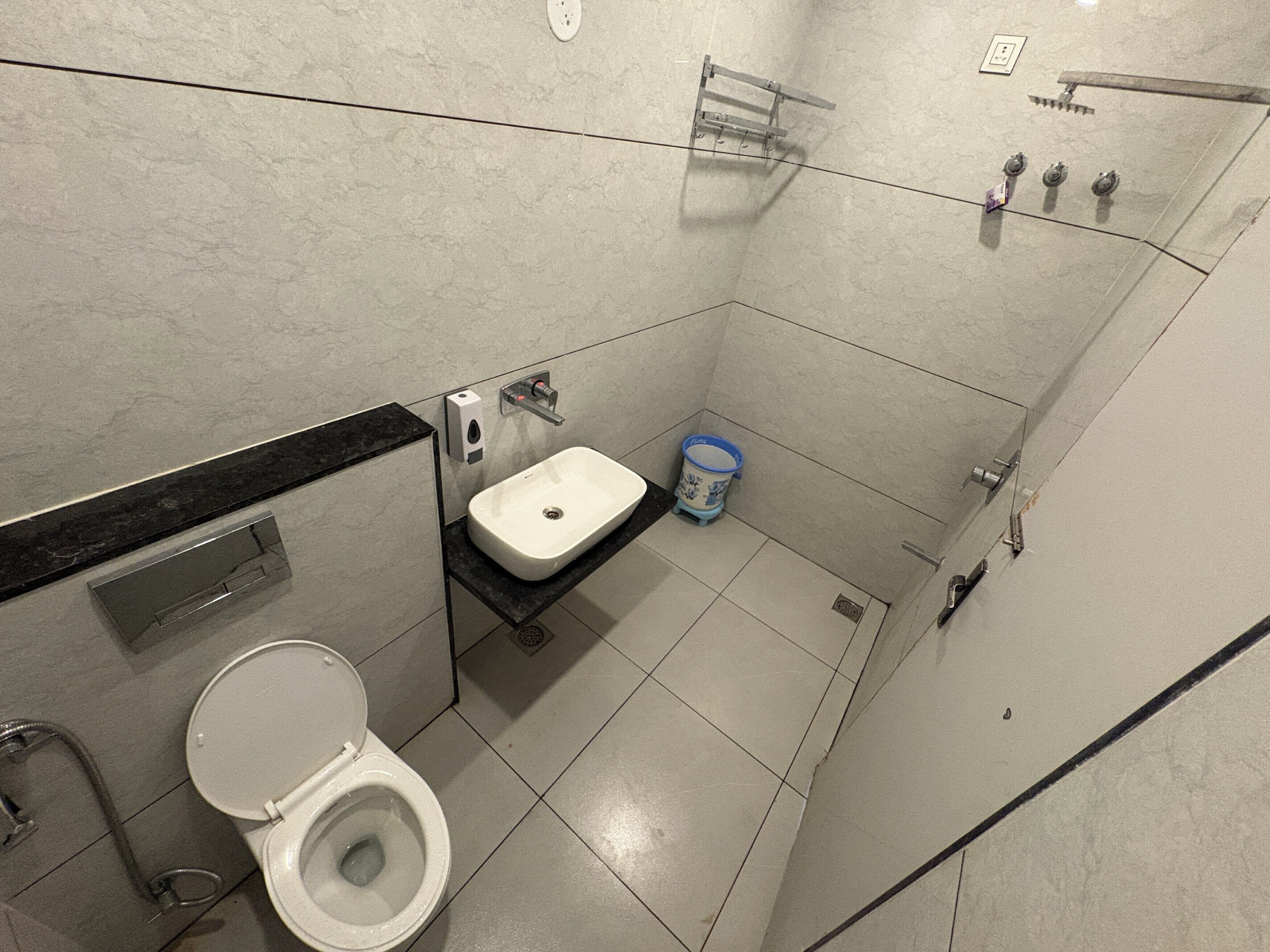 Deluxe Double Room | Bathroom