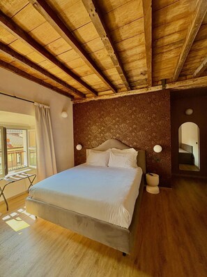Deluxe-Suite | Hochwertige Bettwaren, Daunenbettdecken, Pillowtop-Betten, Zimmersafe