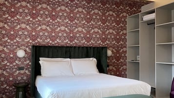 Deluxe-Suite | Hochwertige Bettwaren, Daunenbettdecken, Pillowtop-Betten, Zimmersafe