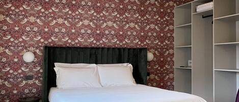 Suite Deluxe | Ropa de cama de alta calidad, edredón y camas con pillow-top