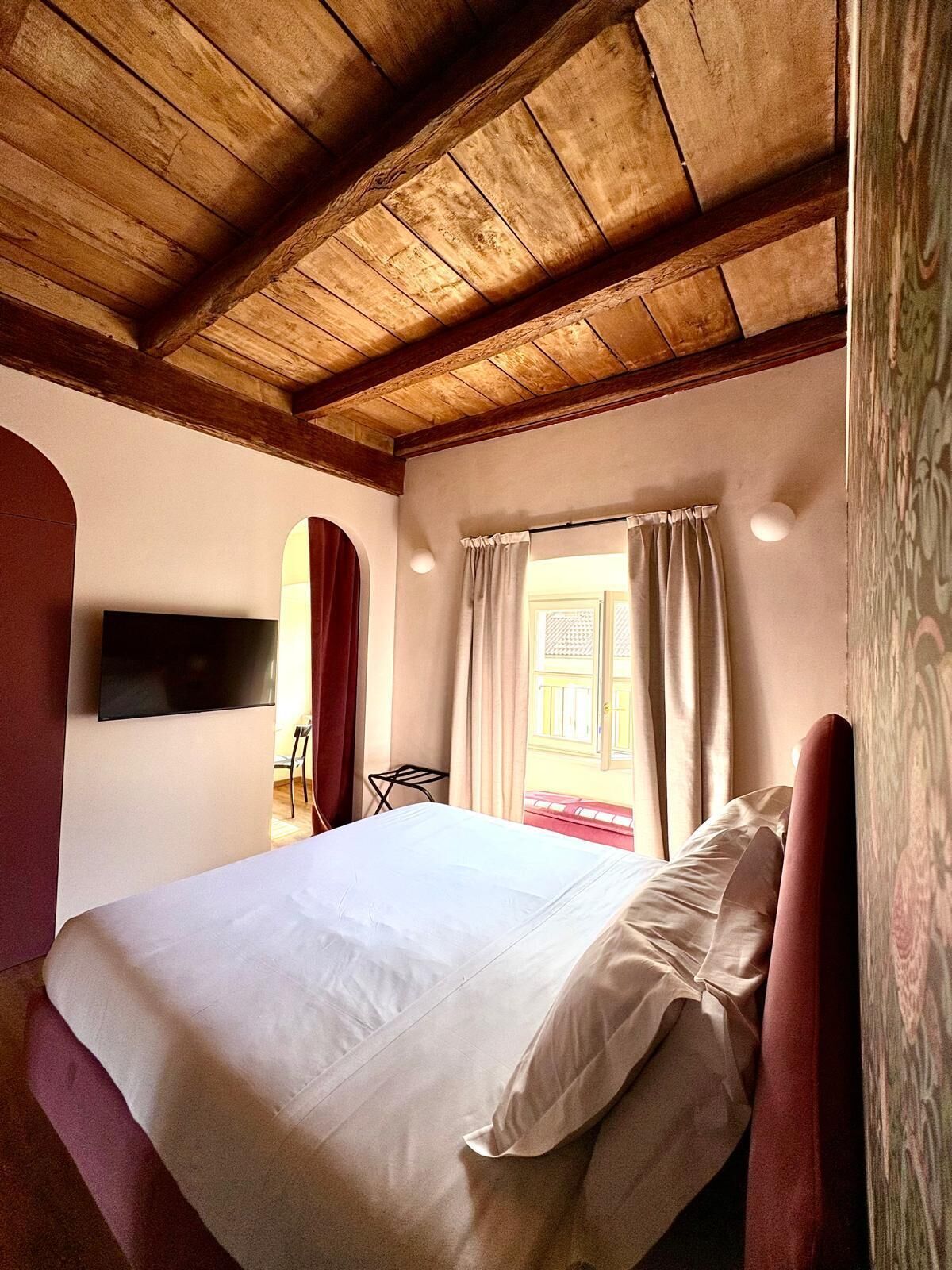 Superior-Suite | Hochwertige Bettwaren, Daunenbettdecken, Pillowtop-Betten, Zimmersafe