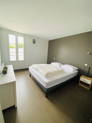 4 bedrooms, iron/ironing board, WiFi - Spacious villa 10 pers heated pool (La Flotte)