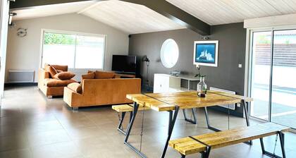 Spacious villa 10 pers heated pool