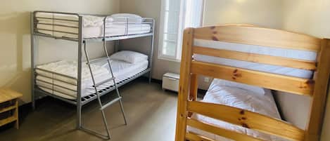 4 Schlafzimmer, Bügeleisen/Bügelbrett, WLAN
