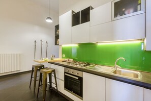 Refrigerador, lavavajillas y tostadora 