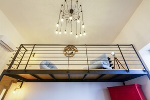 Interior - GuestHost - Lecce Cheerful Apartment (Lecce)