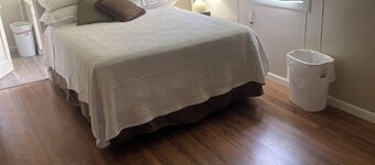 Gorgeous house with central AC in  Columbia perfect for relaxing. 3 bedrooms.