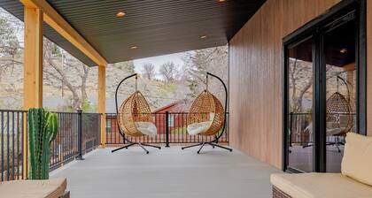 The Cowboy House- New House 2 Blocks Off Main St w/Hot Tub, Mini Golf & Arcade