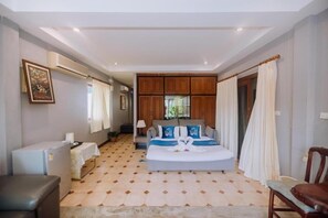 Room - Phuket Monaburi Boutique Hotel- Deluxe Room 2 (Tambon Rawai)