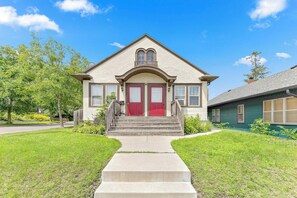 Exterior - Charming 2-bedroom house with AC in excellent Saint Paul. Close to everything! (Saint Paul)