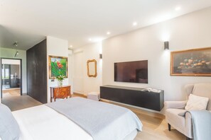 Fer et planche à repasser, Wi-Fi gratuit, draps fournis