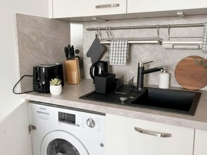Apartment | Private kitchen - Sunny Stay in Alexanderplatz (Berlin)