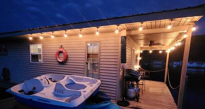 The Nomad on Norris Lake