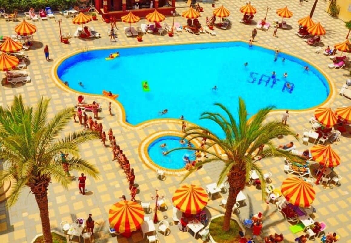 Piscine extérieure (ouverte en saison)