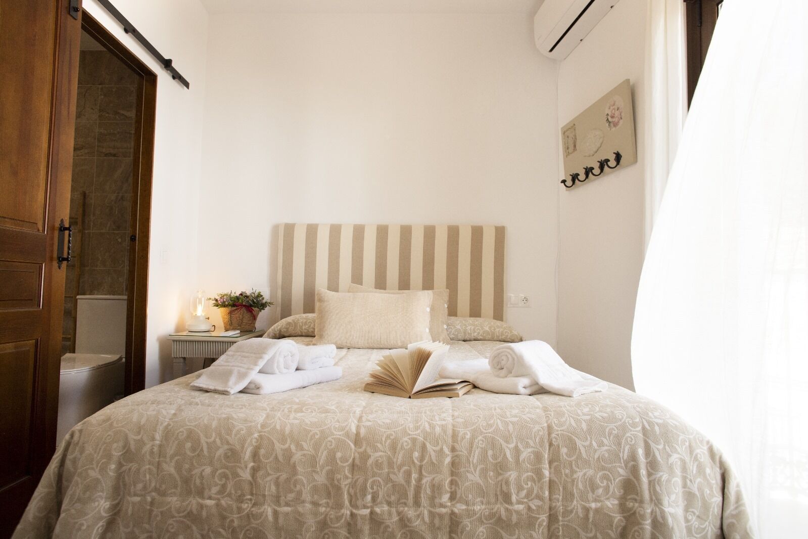 Wifi gratis y ropa de cama