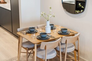 Dining - Hidden 12- Hot Tub Terrace (St Ives)