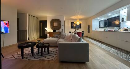 2 Bedrooms in Villa Larros with Private Garden and Wi-Fi