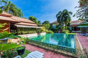Pool - Phuket Monaburi Boutique Hotel - Deluxe Double Room (Tambon Rawai)
